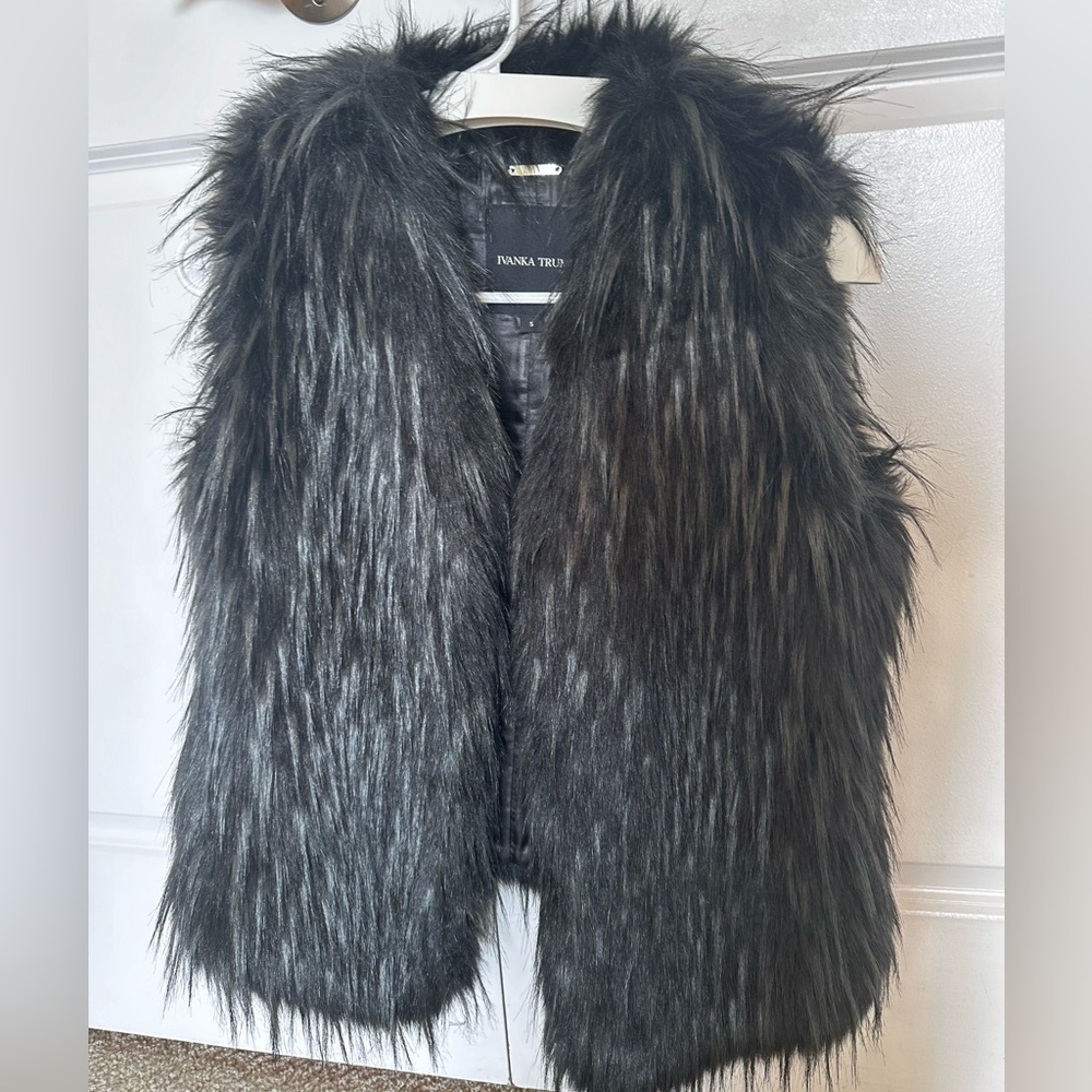 Ivanka Trump Faux Fur Vest Size S